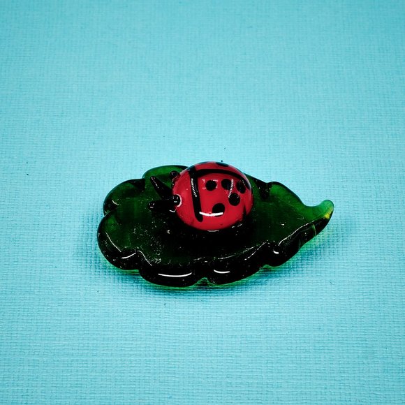 Miniature Glass Animals, Ladybug on Leaf, Vintage Glass Collectibles - Picture 8 of 12